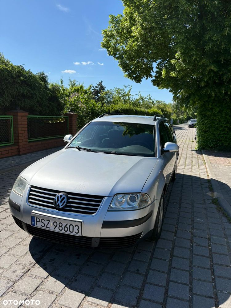 Volkswagen Passat 1.6 Comfortline Family - 13
