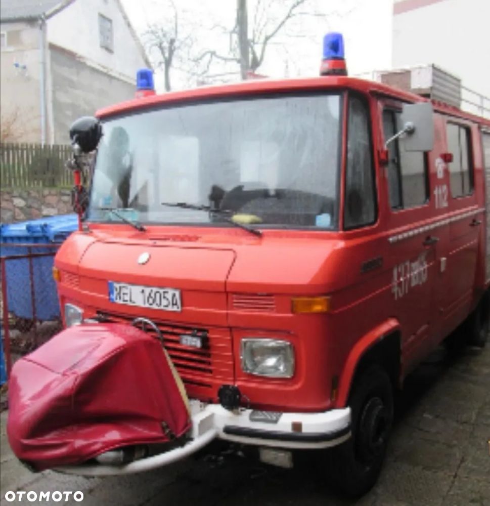 Mercedes-Benz 709 - 21