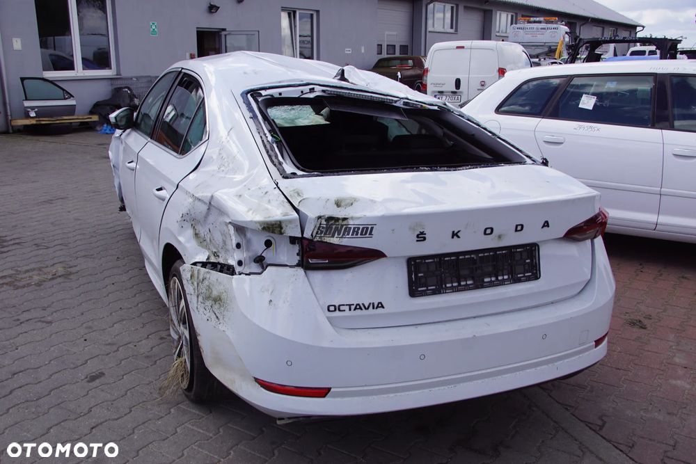 Auto na części - Skoda Octavia IV 2.0 TDI 150 KM DTTC VCW LS9R 2023R Silnik Skrzynia Drzwi Błotnik Lampa Lusterko Klamka Szyba Deska Kokpit Sterownik Moduł Czujnik Licznik Wyświetlacz Panel Kierownica - 6