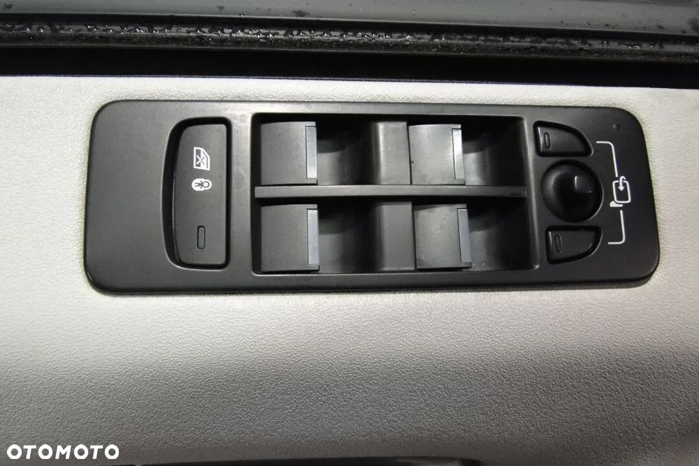 Land Rover Discovery Sport - 17