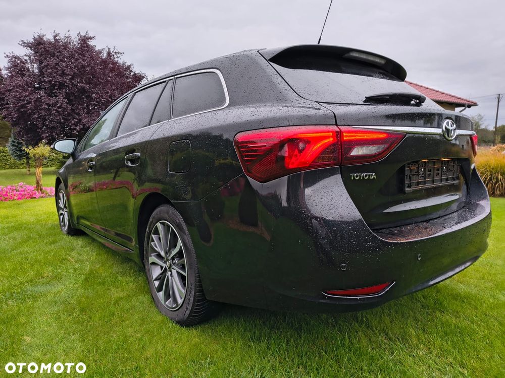 Toyota Avensis 2.0 D-4D Selection - 5
