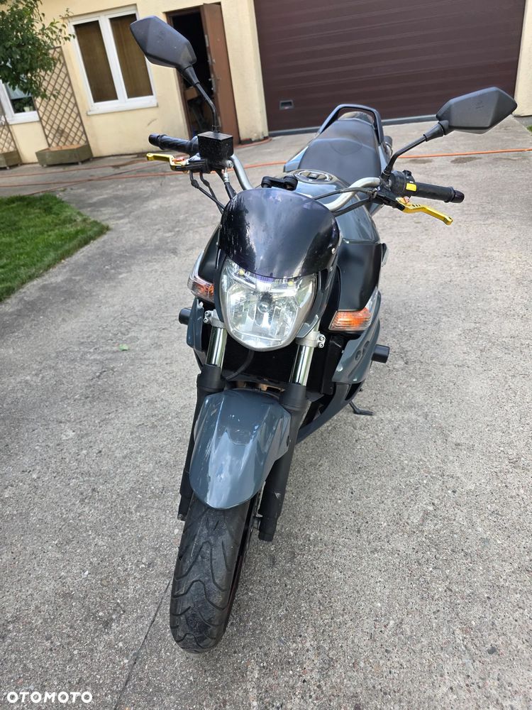 Suzuki GSR - 3