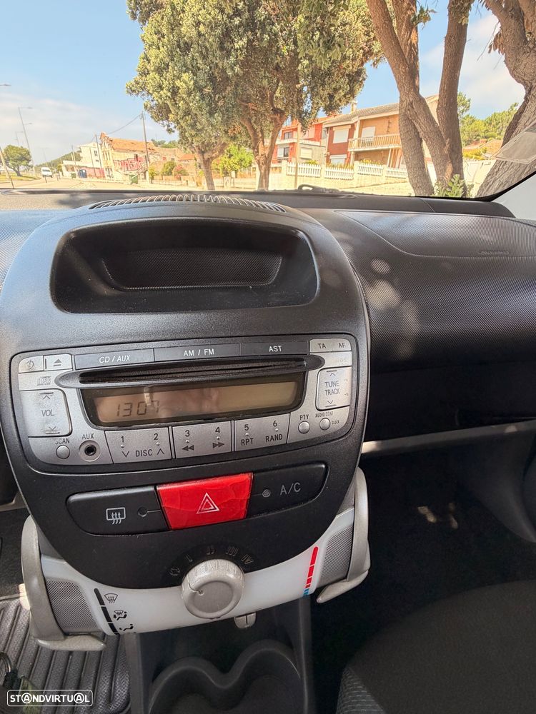 Toyota Aygo 1.0 + Sport Pack MMT - 17