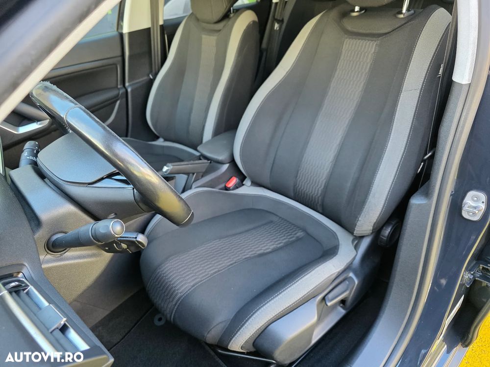 Peugeot 308 1.2 L PureTech Turbo S&S Allure - 11