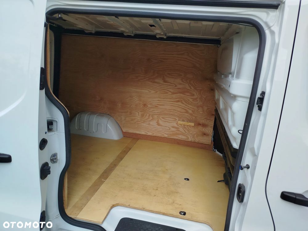 Renault TRAFIC - 12