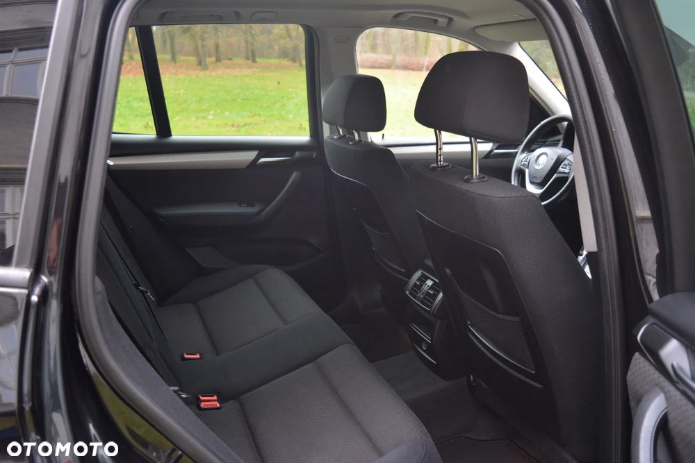 BMW X3 xDrive20d Advantage - 12