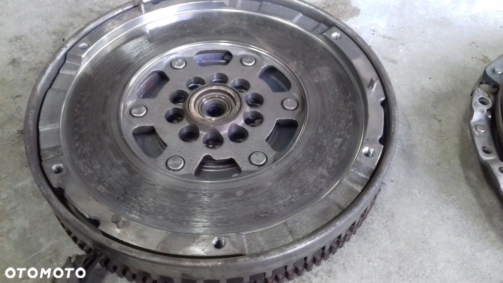 sprzęgło koło dwumasowe A6 C6 2.7 TDI - 10
