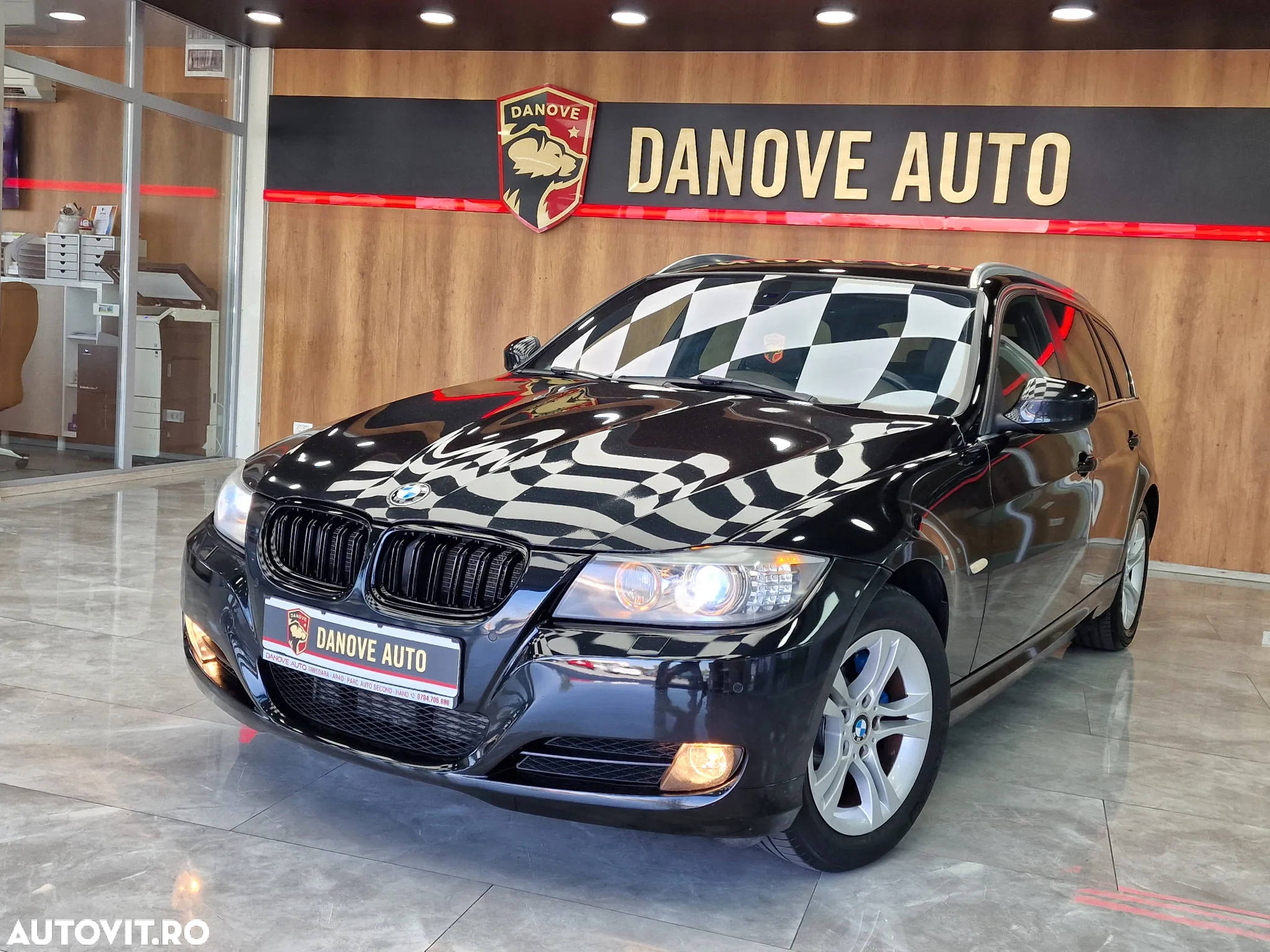 BMW Seria 3 320d DPF Touring Aut. - 9