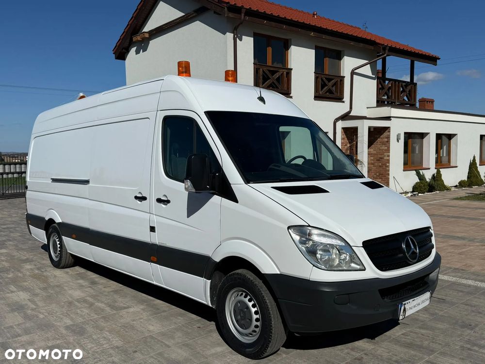 Mercedes-Benz Sprinter - 1