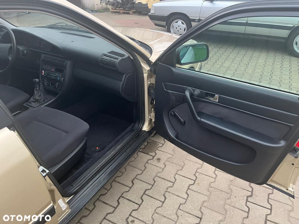 Audi 100 2.0 E - 14