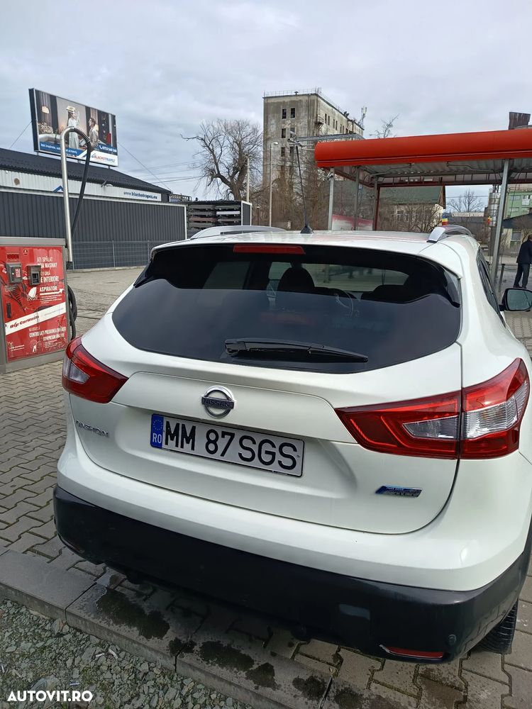 Nissan Qashqai 1.6 DCI Xtronic TEKNA+ - 3