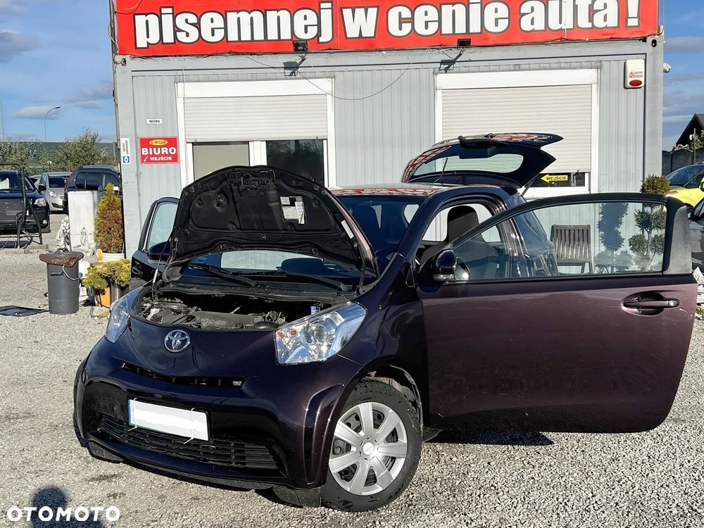 Toyota iQ - 16