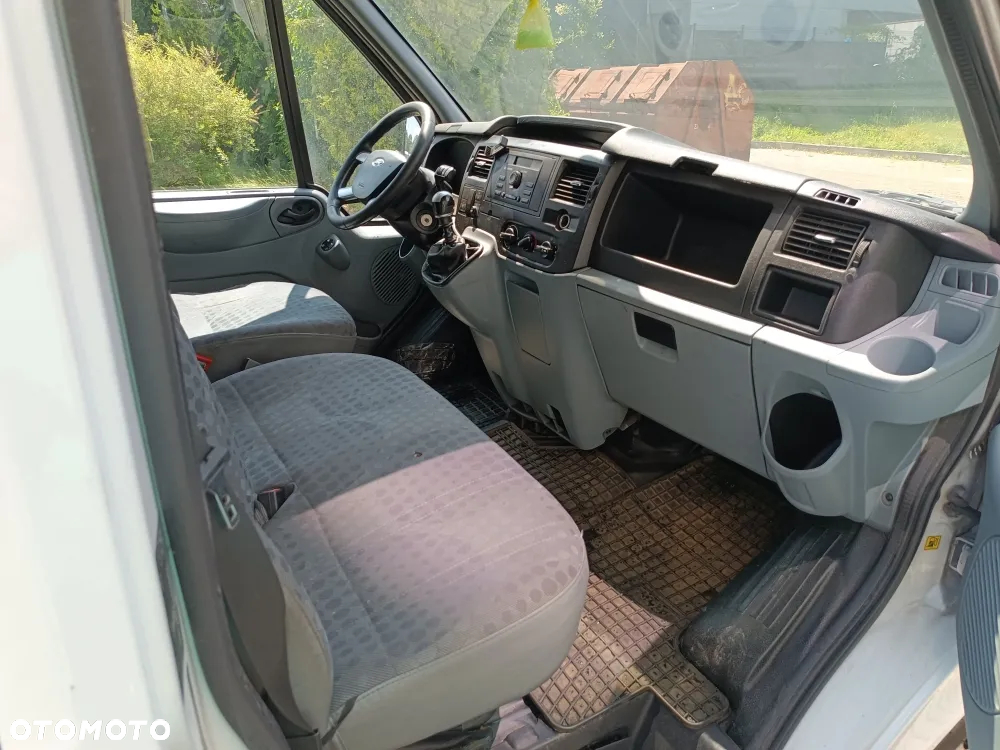 Ford Transit - 10