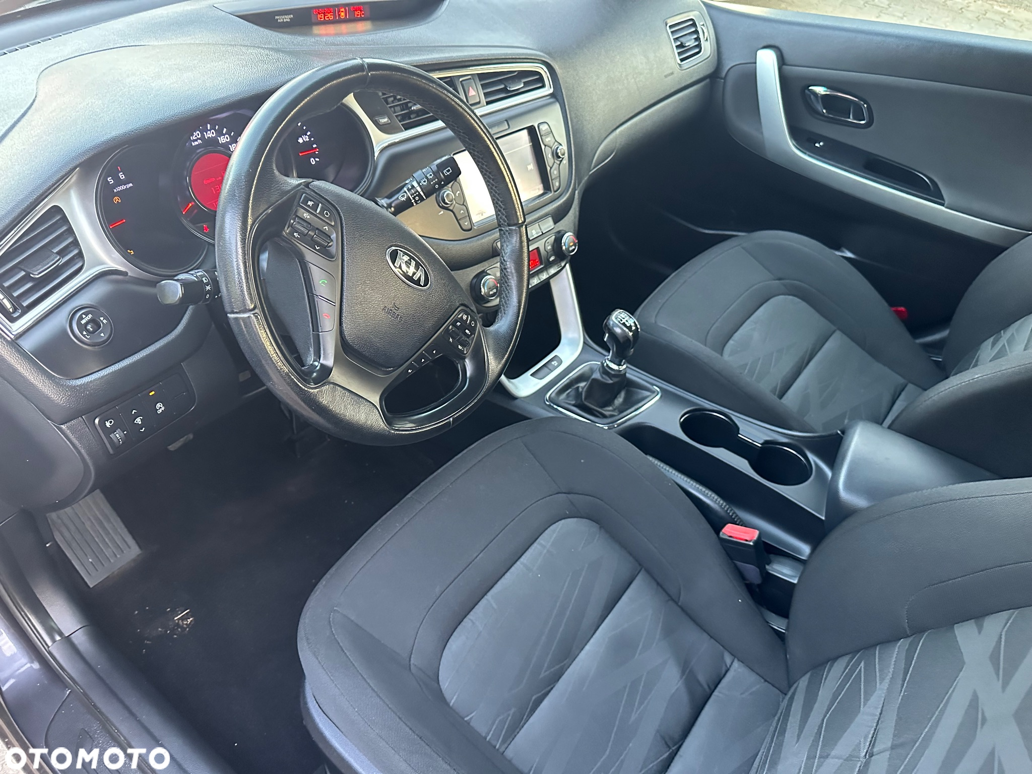 Kia Ceed 1.6 CRDi 136 ISG SW Spirit - 20