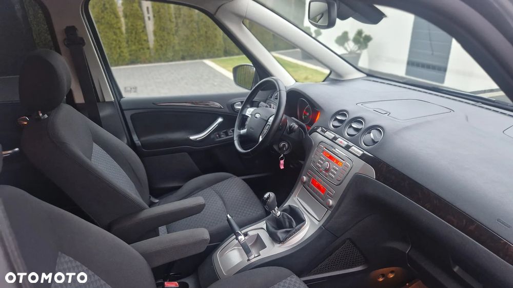 Ford Galaxy 2.0 TDCi Ghia - 16