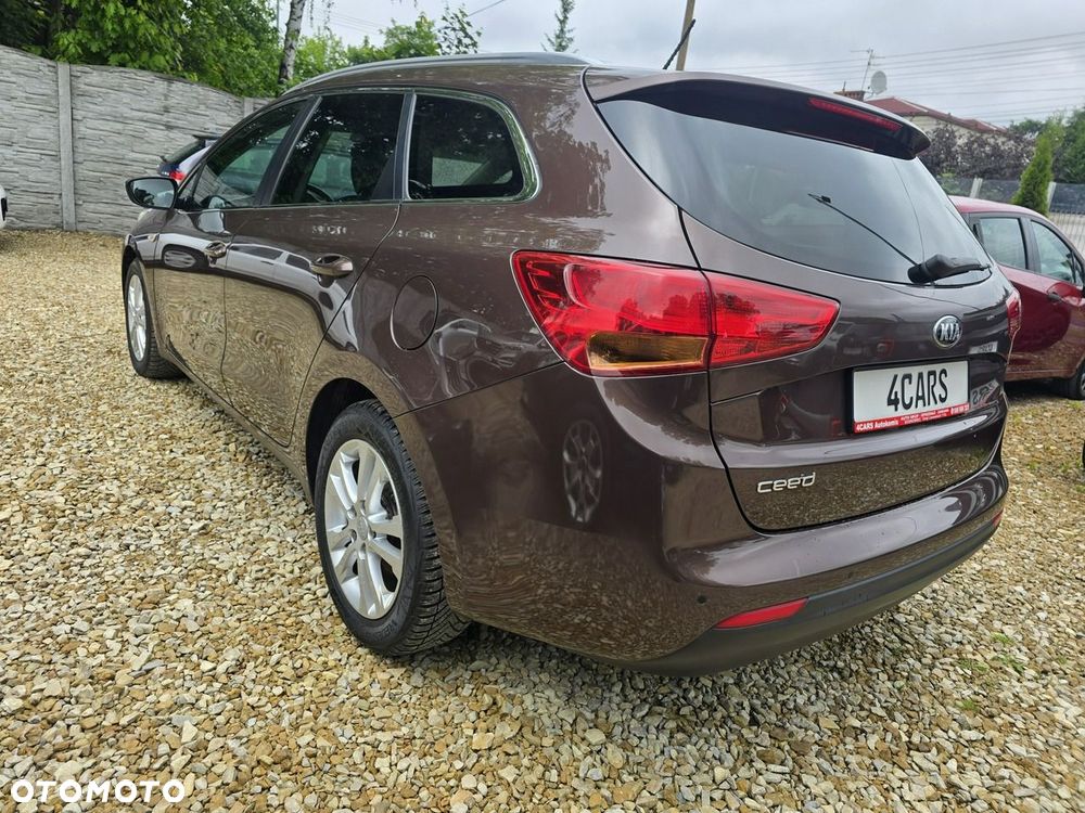 Kia Ceed - 4