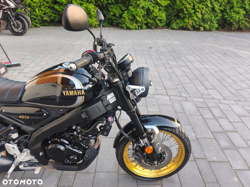 Yamaha XSR - 10