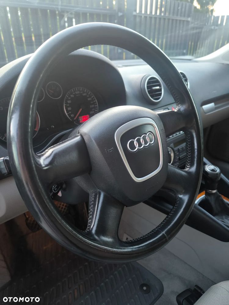 Audi A3 Sportback 1.6 FSI Ambiente - 20