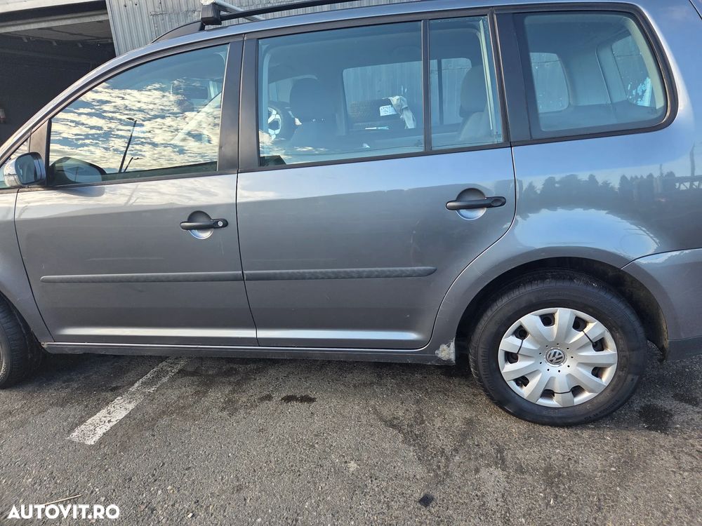 Volkswagen Touran - 5