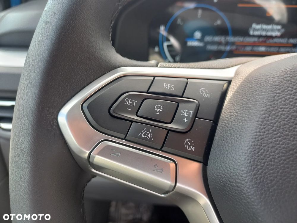 Volkswagen Caravelle - 14