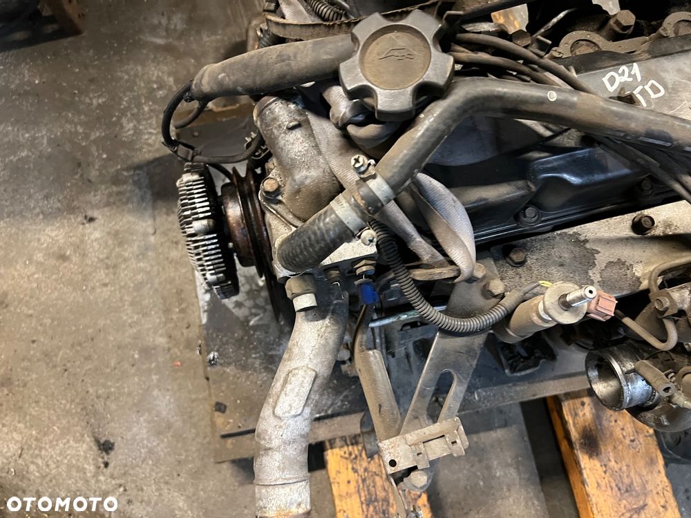 Silnik bez układu paliwowego Nissan Navara d21 d22 2.5td - 5