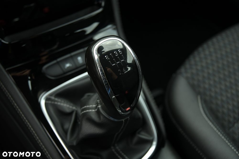 Opel Astra 1.4 Turbo Innovation - 28