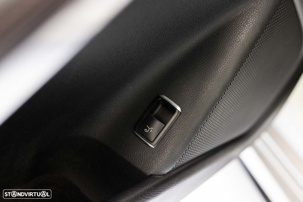 Mercedes-Benz CLA 200 d Shooting Brake AMG Line Aut. - 16