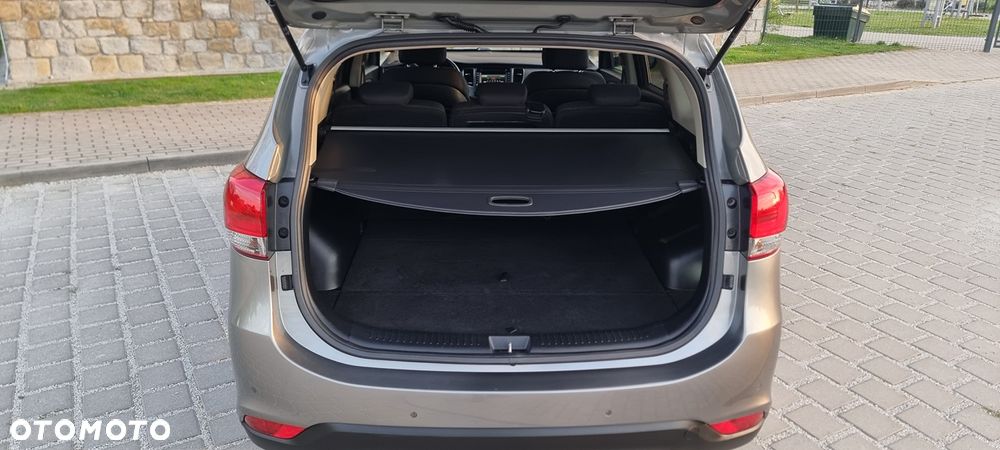 Kia Carens 1.6 GDI Dream Team Edition - 22