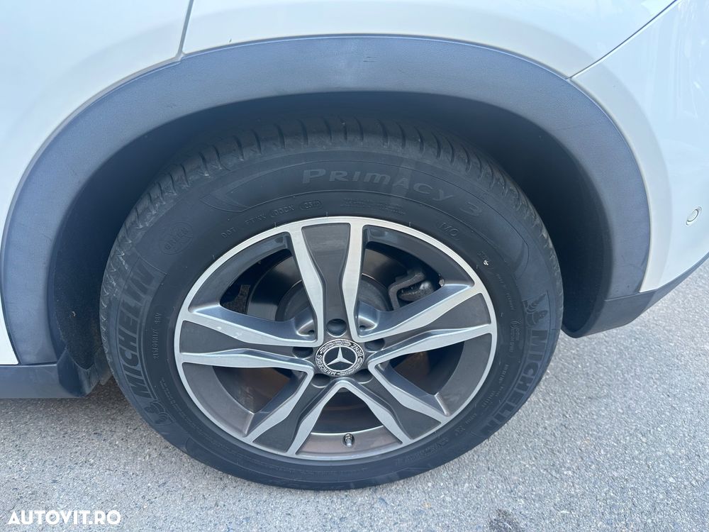 Mercedes-Benz GLA - 10