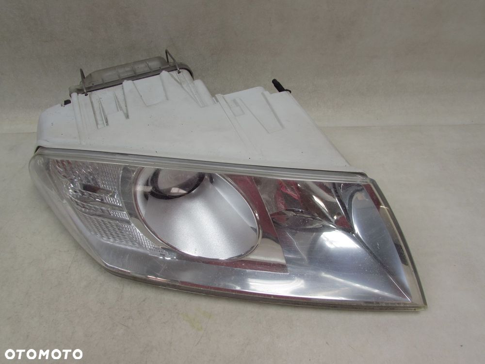SKODA OCTAVIA II 04-08 LAMPA PRZOD PRAWA REFLEKTOR XENON UK - 3