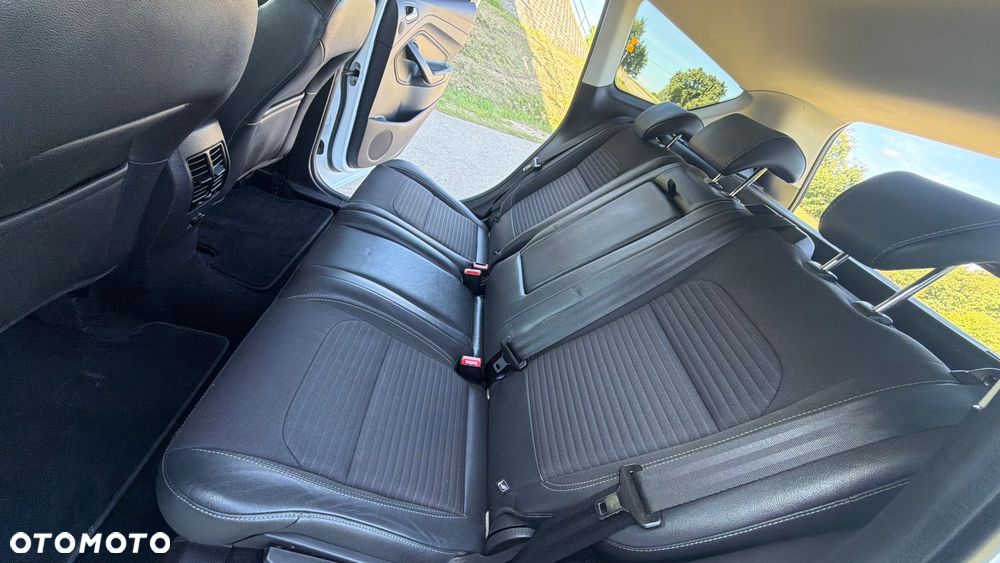 Ford Kuga 2.0 TDCi 2x4 Black & Silver - 37