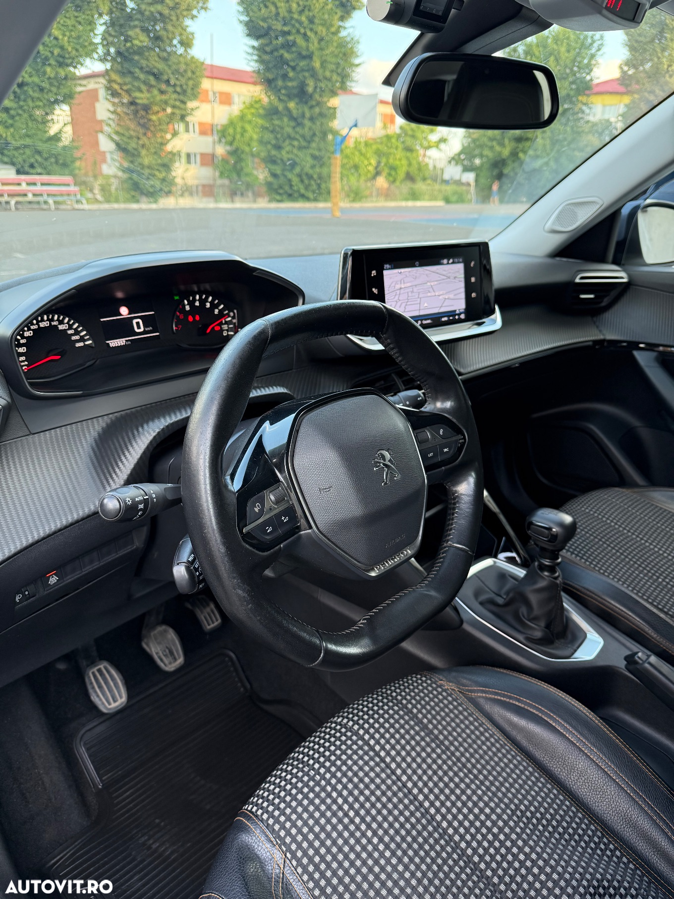 Peugeot 2008 1.2 L PureTech STT Active - 12