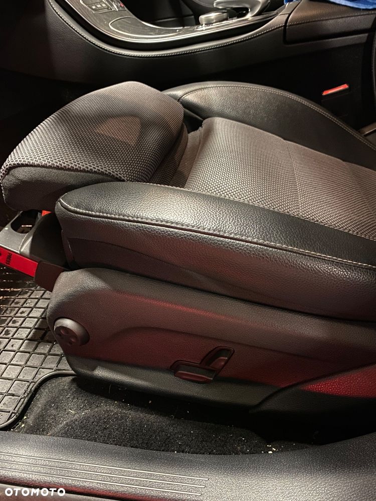 Mercedes-Benz Klasa E 220 d 4-Matic 9G-TRONIC - 5