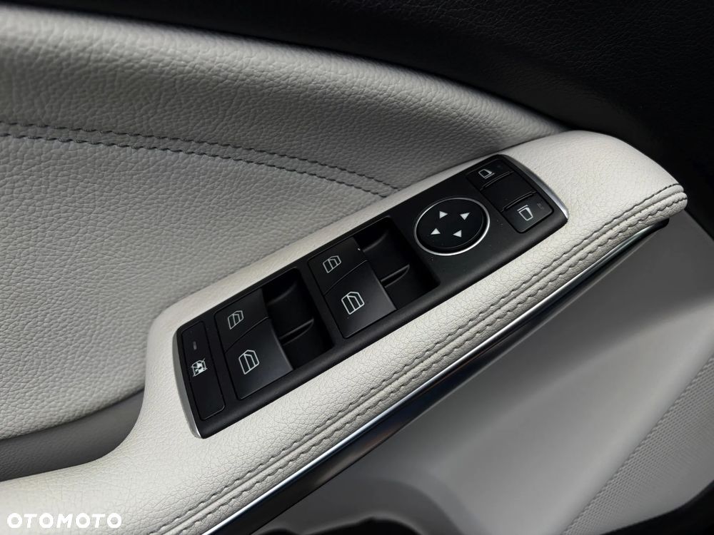 Mercedes-Benz GLA 200 7G-DCT Style - 33
