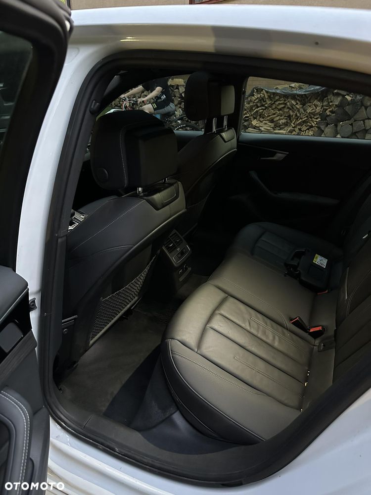Audi A4 Limousine - 17