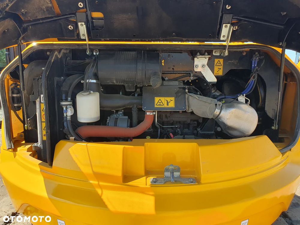 JCB 86C-2 - 16