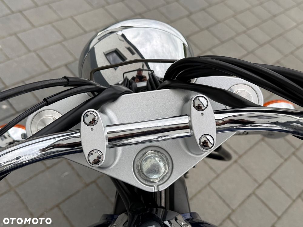 Suzuki Intruder - 14