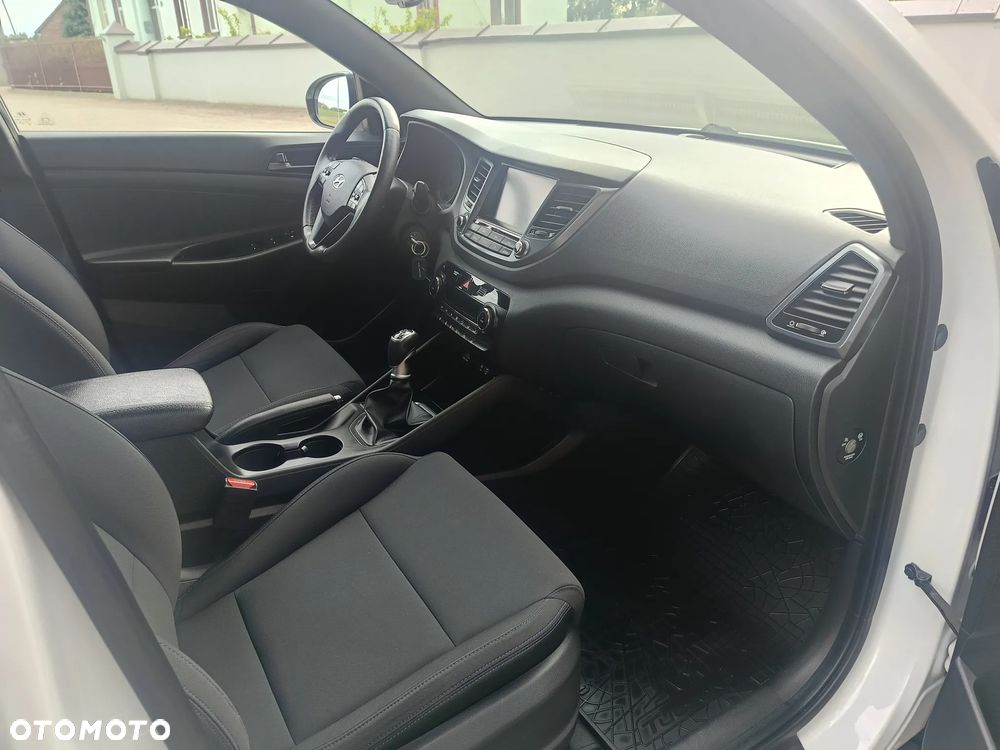 Hyundai Tucson 1.6 GDI BlueDrive GO 2WD - 18