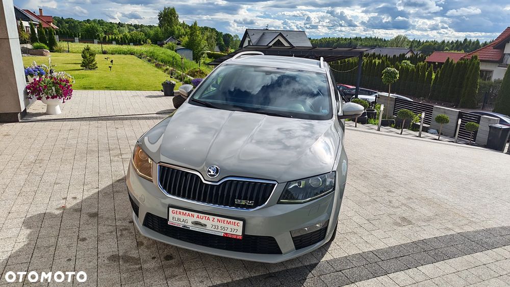Skoda Octavia 2.0 TDI DSG RS - 23