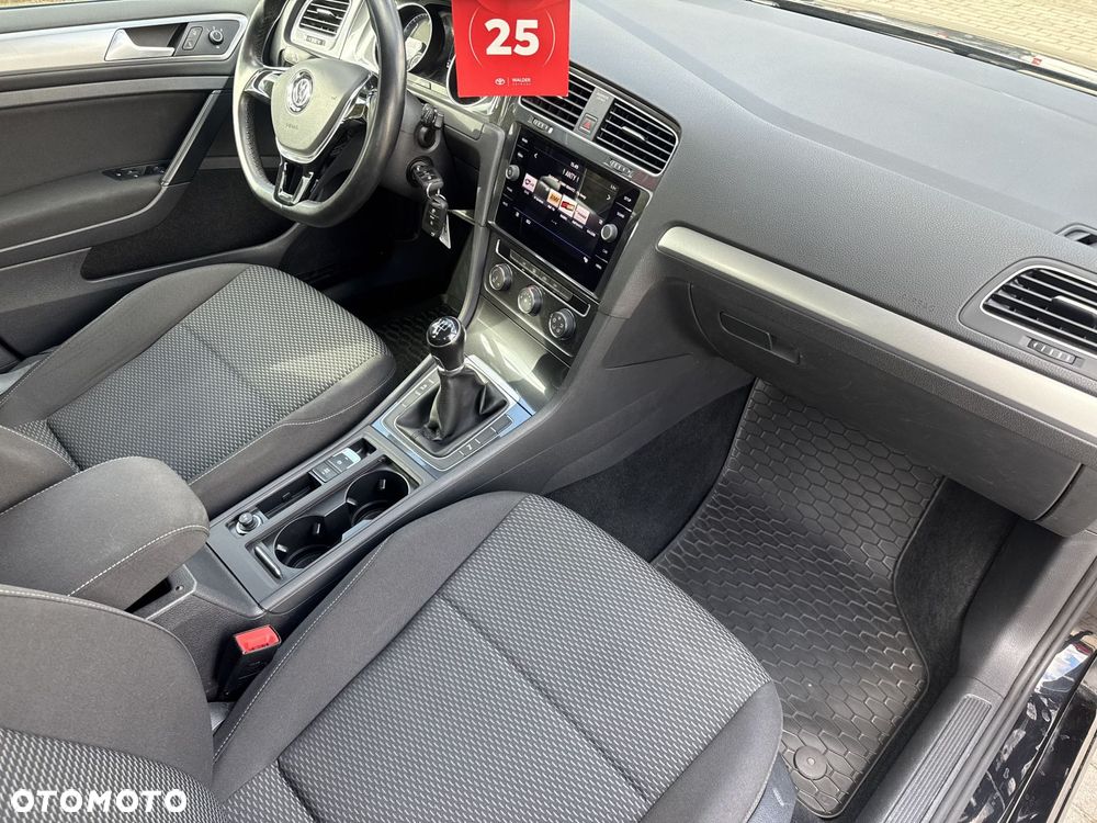 Volkswagen Golf - 13