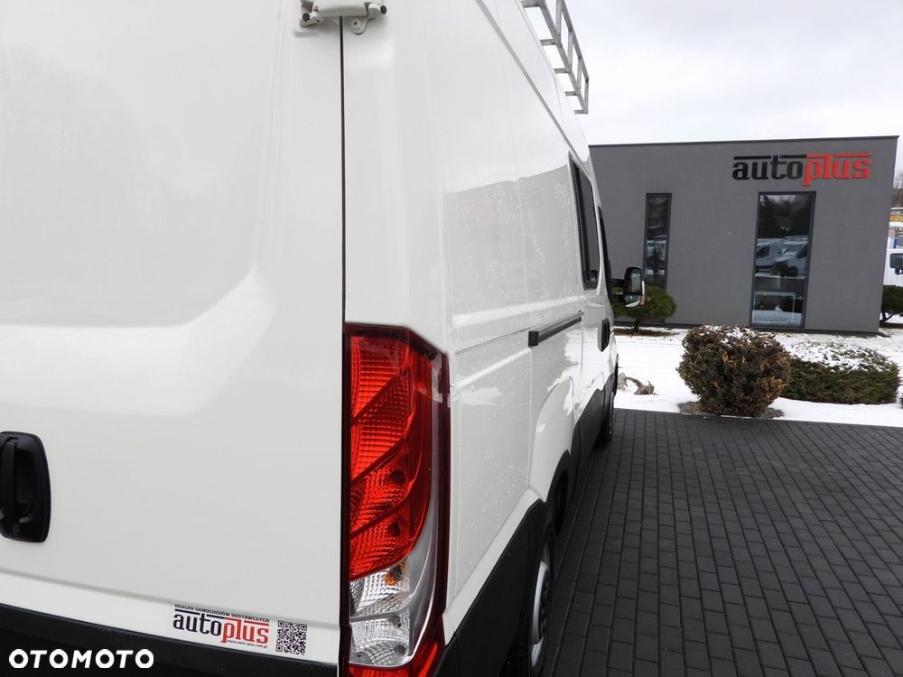 Iveco DAILY 35S14 FURGON BRYGADÓWKA 7 MIEJSC TEMPOMAT  140KM - 18