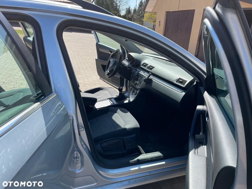 Volkswagen Passat 2.0 TDI 4Motion Comfortline - 9