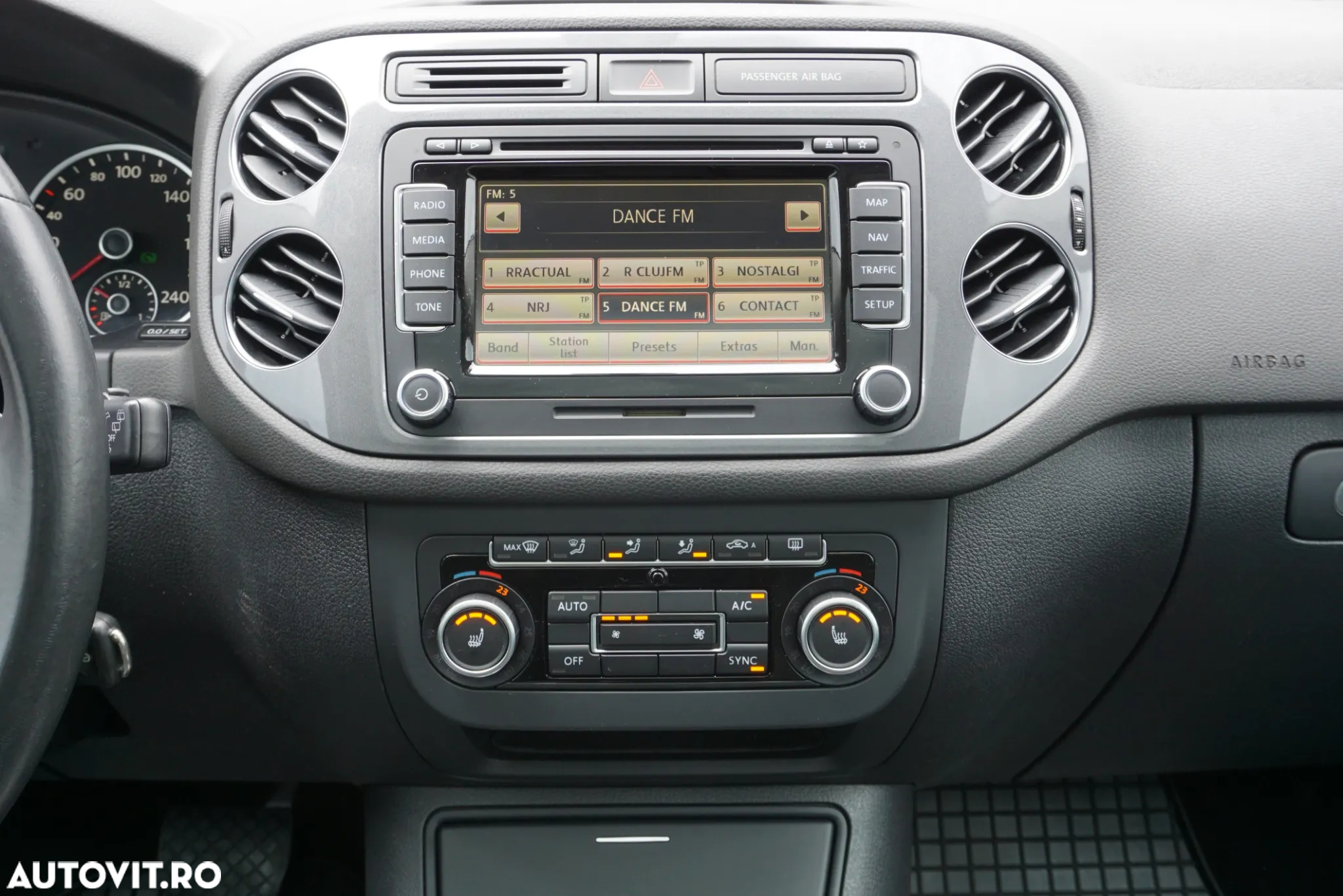 Volkswagen Tiguan 2.0 TDI 4Motion DSG Sport & Style - 17