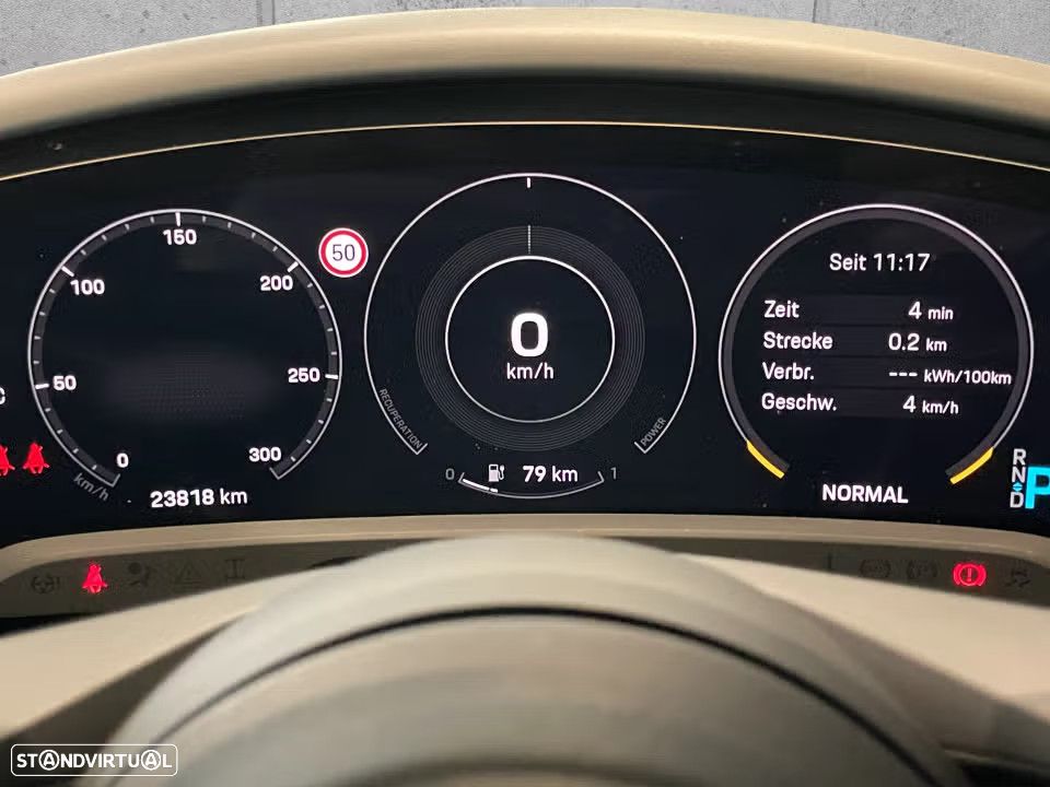 Porsche Taycan Cross Turismo 4 - 21