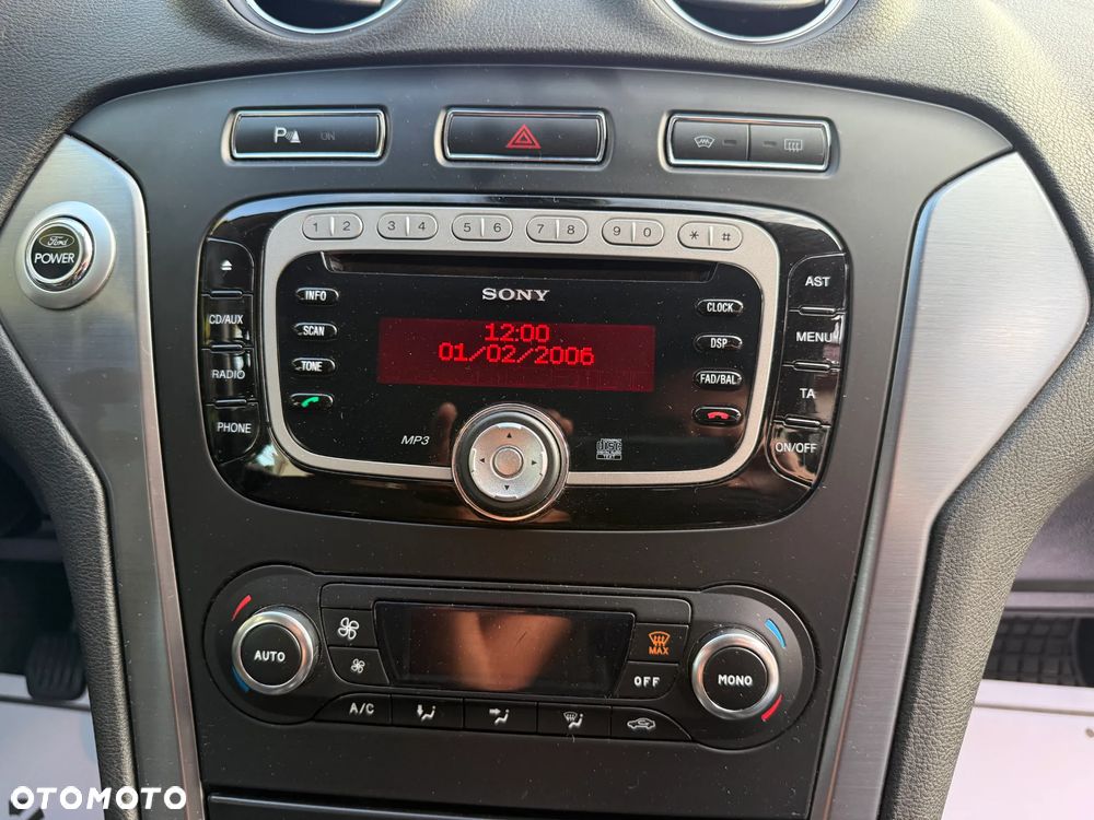 Ford Mondeo 2.0 EcoBoost Titanium - 22