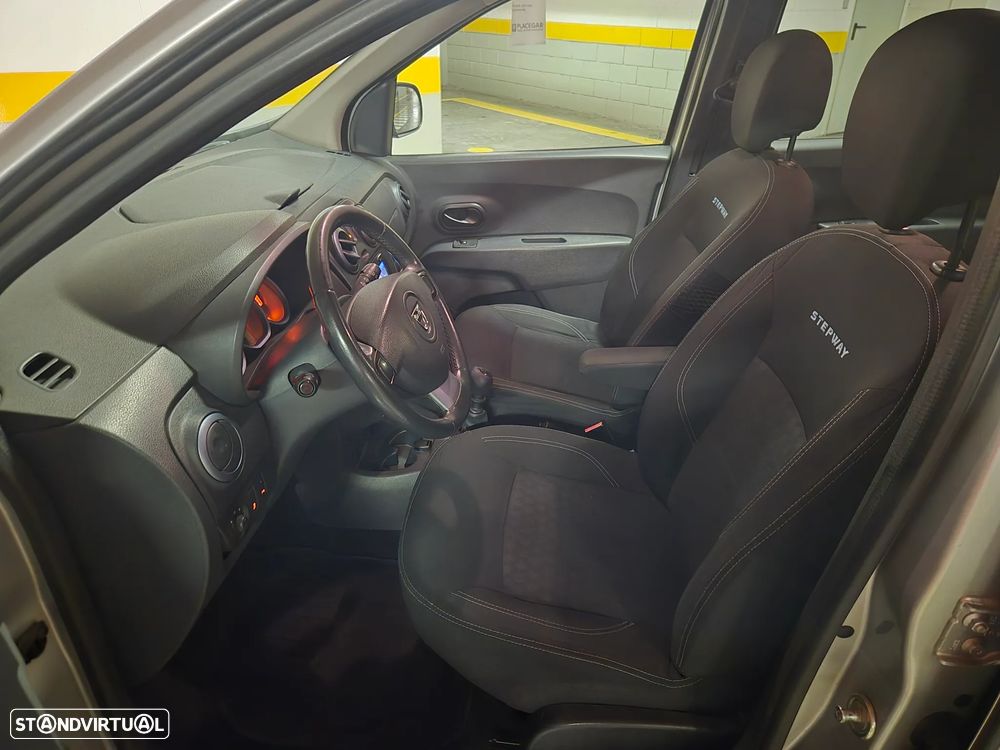 Dacia Lodgy 1.5 dCi Stepway 7L - 24