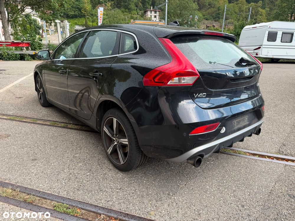 Volvo V40 D2 R-Design - 2
