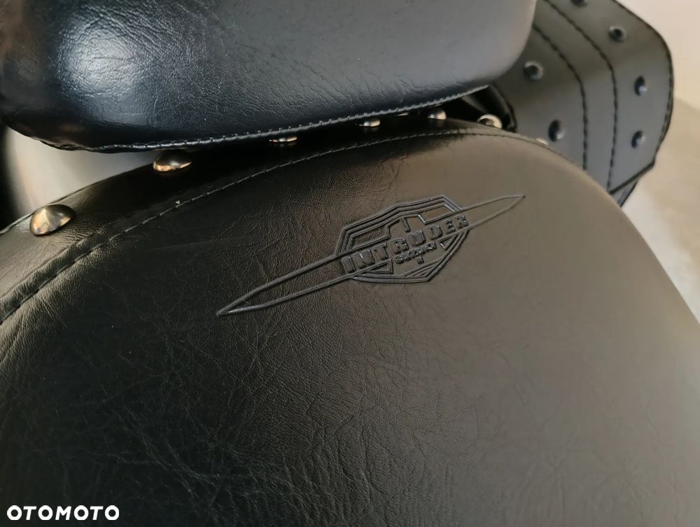 Suzuki VL 800 Volusia - 14