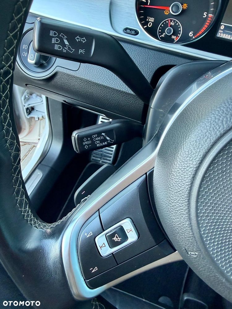 Volkswagen Passat 2.0 TDI DSG BlueMotion Technology R-Line - 22