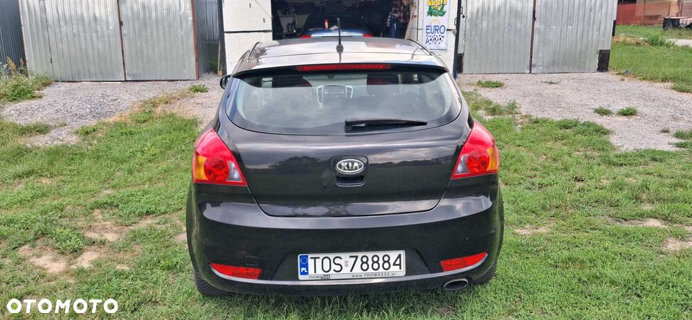 Kia Ceed - 8